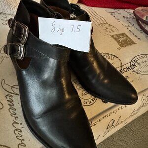 Ankle Boot with Zipper